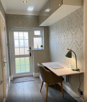 Interior - Beautiful 2-bed Apartment in Lingfield (Lingfield)