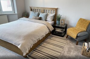 2 bedrooms, iron/ironing board, free WiFi, bed sheets - Beautiful 2-bed Apartment in Lingfield (Lingfield)