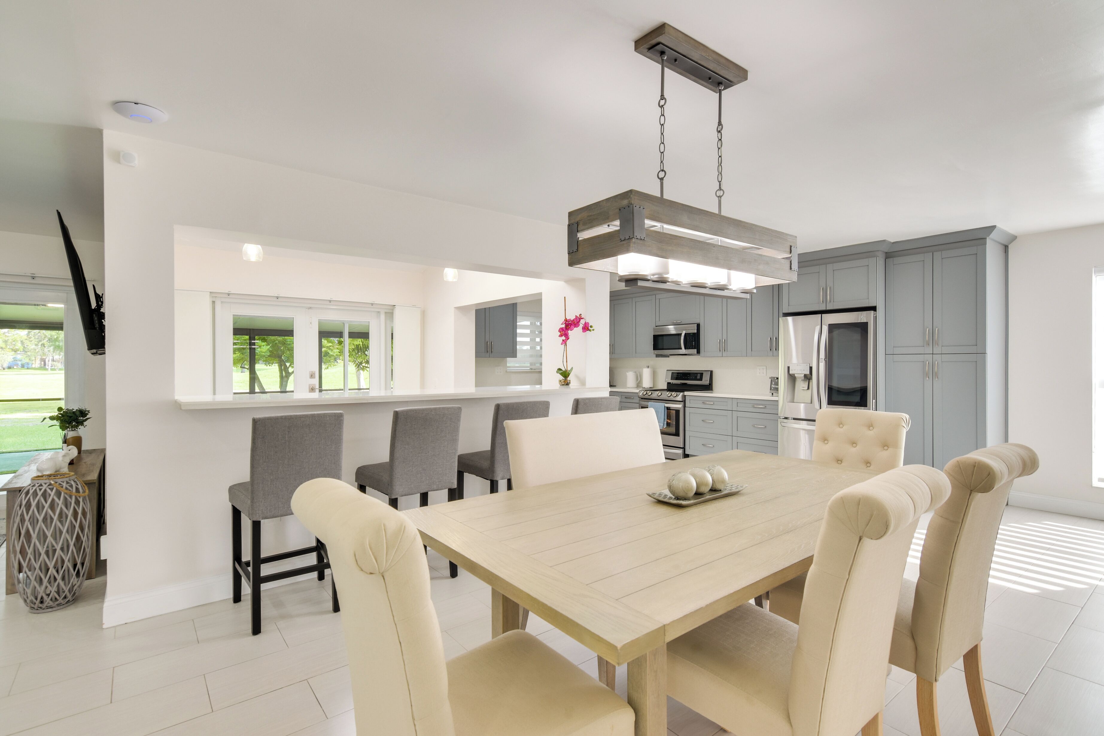 Palmetto Bay Home w/ Screened-In Porch!