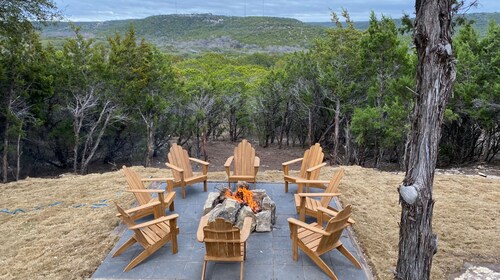 Top-rated! Home in gated 4-acre with Game room, XL HotSpa, Firepit