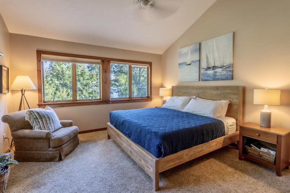 Available All Year Round Home with Private Access to Glen