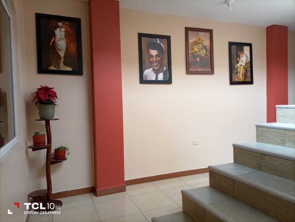 Interior - Lugar Acogedor con Vista Panorámica (Baños de Agua Santa)