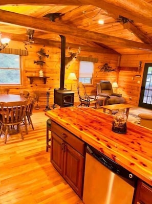 Interior - Turkey Ridge Cabin (Harpers Ferry)