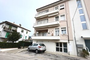 Exterior - S122 Sirolo, one bedroom apartment 50 meters from the square (Sirolo)
