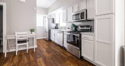 Luxury Downtown Townhome w/ Private Garage Unit 13