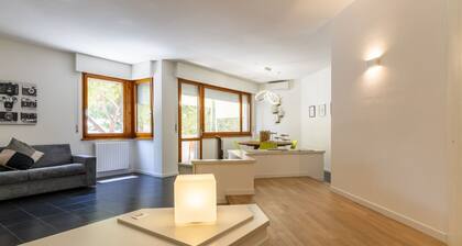 Livorno Sea View Flat W/ Balconies near the Beach!