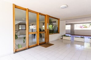 Interior - GuestHost - Livorno Sea View Flat W/ Balconies near the Beach! (Livorno)