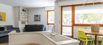 GuestHost - Livorno Sea View Flat W/ Balconies near the Beach!