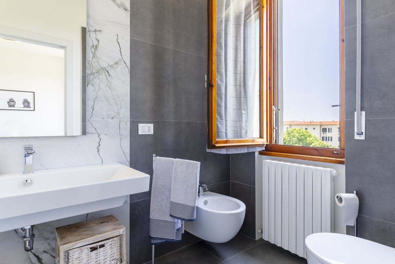 Dusche, Haartrockner, Bidet, Handtücher