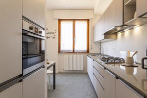 MikrovÄgsugn, ugn, spishÀll och diskmaskin
