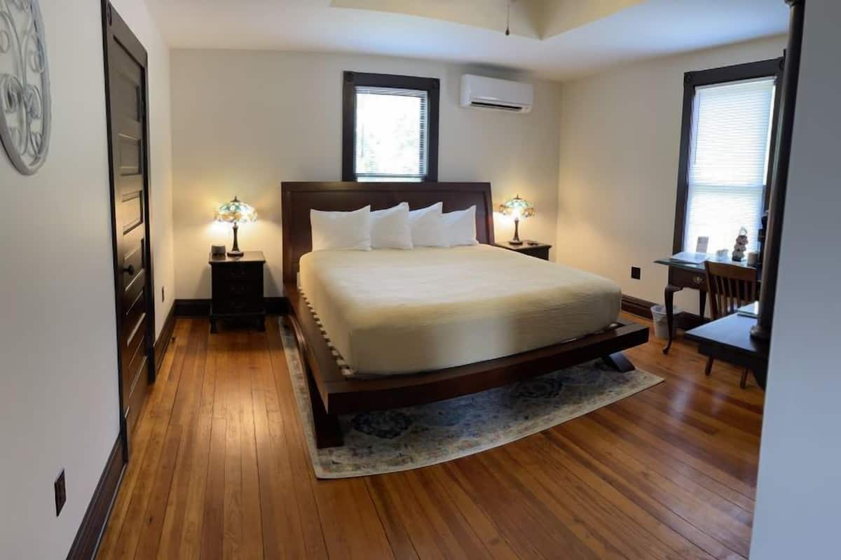 Premium Room 404 | 1 bedroom, individually decorated, individually furnished