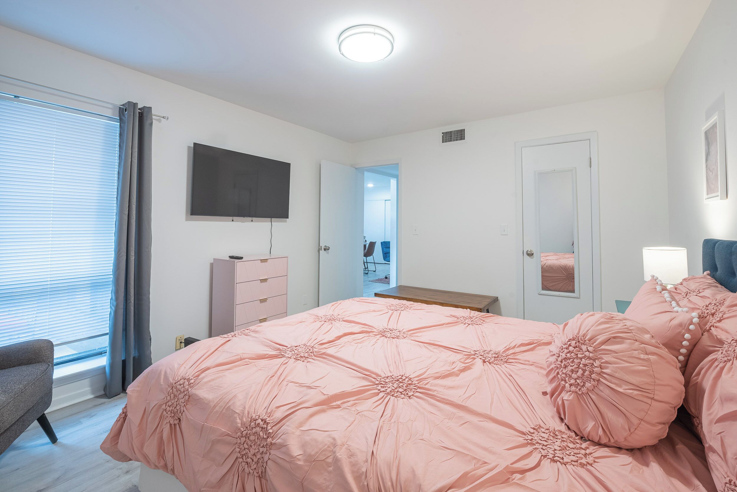 1 chambre, fer et planche à repasser, Wi-Fi, draps fournis