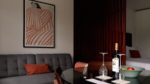 Studio Supérieur | Coin séjour | Télévision LCD