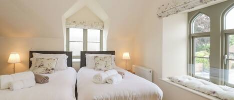 4 chambres, décoration personnalisée, ameublement personnalisé