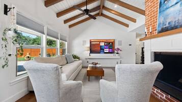 TV, fireplace, stereo