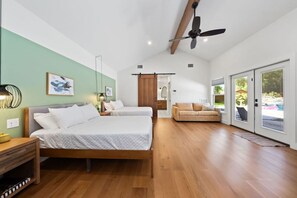 4 bedrooms, desk, iron/ironing board, travel crib - Casa Azul-Five-Star Retreat/Heated Pool (San Antonio)