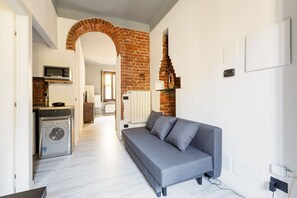 Living area - GuestHost - Cozy Apartment Milan-Porta Ticinese (Milano)