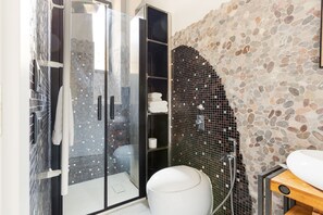 Shower, bidet - GuestHost - Cozy Apartment Milan-Porta Ticinese (Milano)