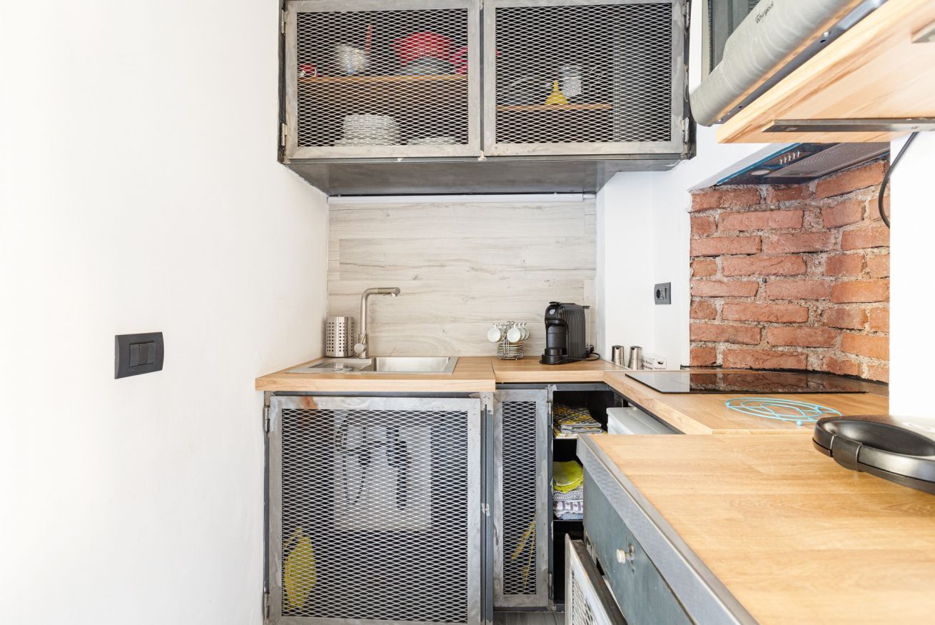 Kühlschrank, Mikrowelle, Herdplatte