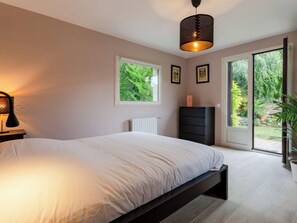 4 soverom, skrivebord, strykejern/-brett og wi-fi