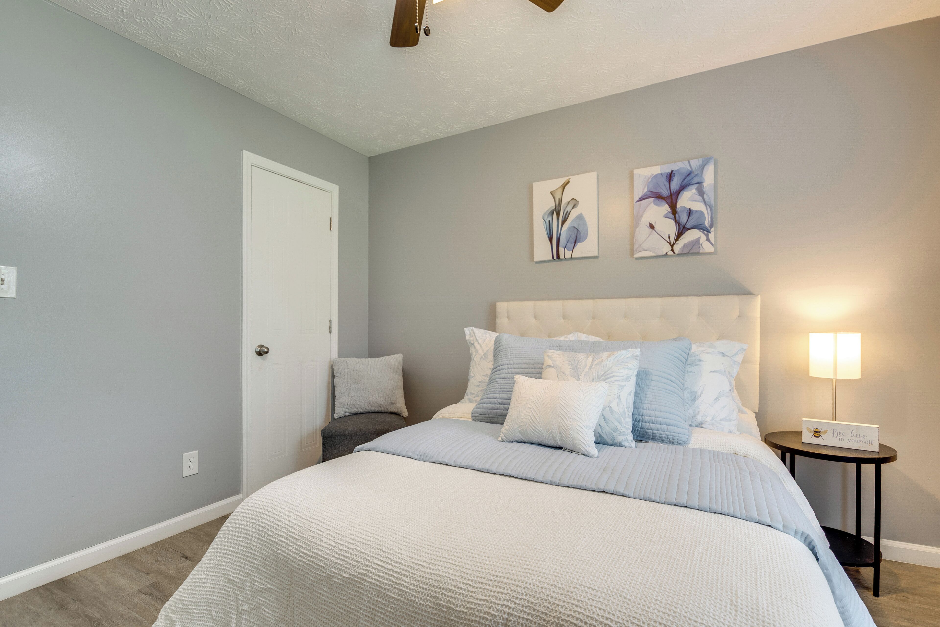 3 bedrooms, iron/ironing board, internet, bed sheets