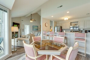 TV, fireplace, DVD player - Lakefront Ozark Getaway w/ Views + Community Perks (Village of Four Seasons)
