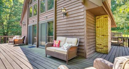 Cabin w/ Deck ~ 3 Mi to Apple Valley Lake!