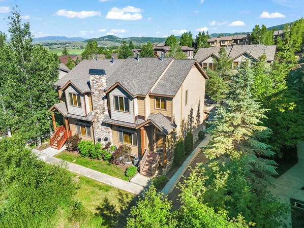 Exterior - Luxury Townhome: Private Balcony & Hot Tub, Great Location, 4 BR (Park City)
