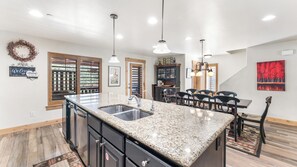 Fridge, microwave, oven, stovetop - Luxury Townhome: Private Balcony & Hot Tub, Great Location, 4 BR (Park City)