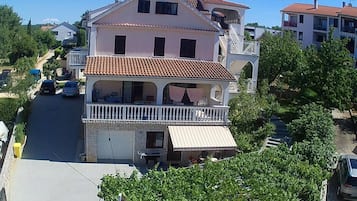 Căn hộ, hút thuốc | 2 phòng ngủ