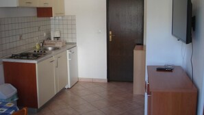 Unclassified image, 3 of 16, button - Sanda - 120m From the Beach - A4 Plavi 4 (Malinska-Dubasnica)