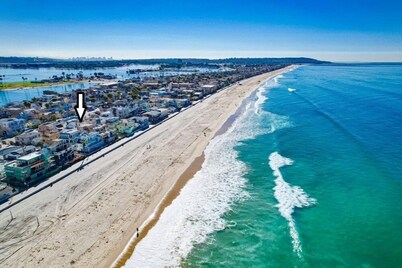 Top Level * Centrally Located * Steps to Ocean