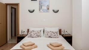 Apartment, Smoking - Josi - 200 m From sea - SA1 2 (Jelsa)