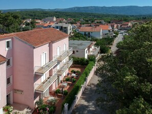 Apartment, Smoking - Josi - 200 m From sea - SA1 2 (Jelsa)