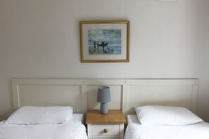 Cottage, Multiple Beds | 3 bedrooms, iron/ironing board, free WiFi