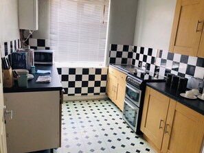 아파트, 침대(여러 개) | 전용 주방 | 냉장고, 전자레인지, 오븐, 쿡탑