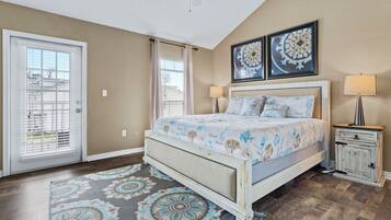 3 bedrooms, iron/ironing board, WiFi (free), bed sheets