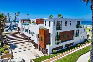 Exterior - 2 bed & 2.5 bath in Ocean Beach (San Diego)