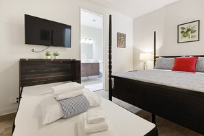 3 bedrooms, internet, bed sheets