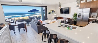Ocean Views Beachfront Large 3 Bed 3 Bath