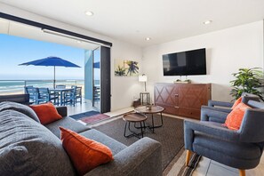 TV - Ocean Views Beachfront Large 3 Bed 3 Bath (San Diego)