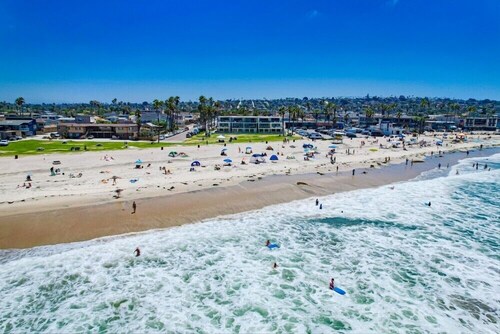 Ocean Views Beachfront Large 3 Bed 3 Bath