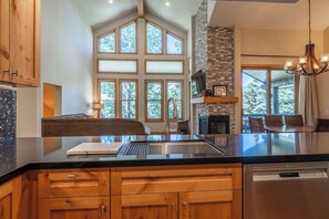 Interior - Updated 2 Bedroom Plus Loft 3 Bathroom Snowcreek Phase V #860 Sleeps 6 (Mammoth Lakes)