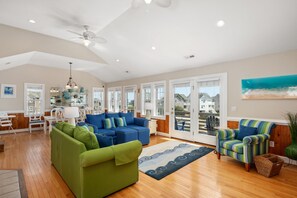 Fernseher, Tischfußball