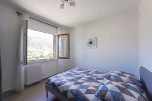 3 Schlafzimmer, Bügeleisen/Bügelbrett, WLAN, Bettwäsche