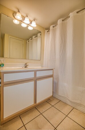 Baignoire, serviettes fournies