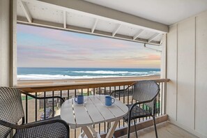Outdoor dining - Cozy Condo with Ocean View! (Lincoln City)