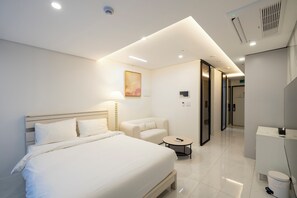 Free WiFi, bed sheets - Zizel Signity (Seoul)