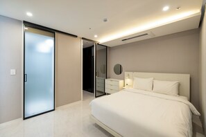 Free WiFi, bed sheets - Zizel Signity (Seoul)