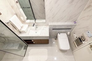 Deluxe Room, 1 Bedroom, Non Smoking | Bathroom | Shower, hair dryer, slippers, towels - Zizel Signity (Seoul)